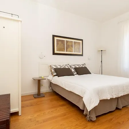 New Quiet E Relax Con Piscina Apartman