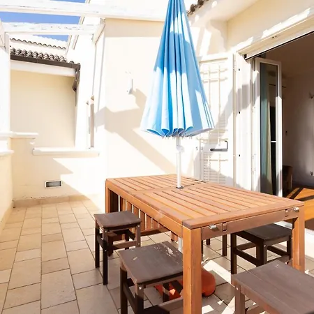 New Quiet E Relax Con Piscina Apartman